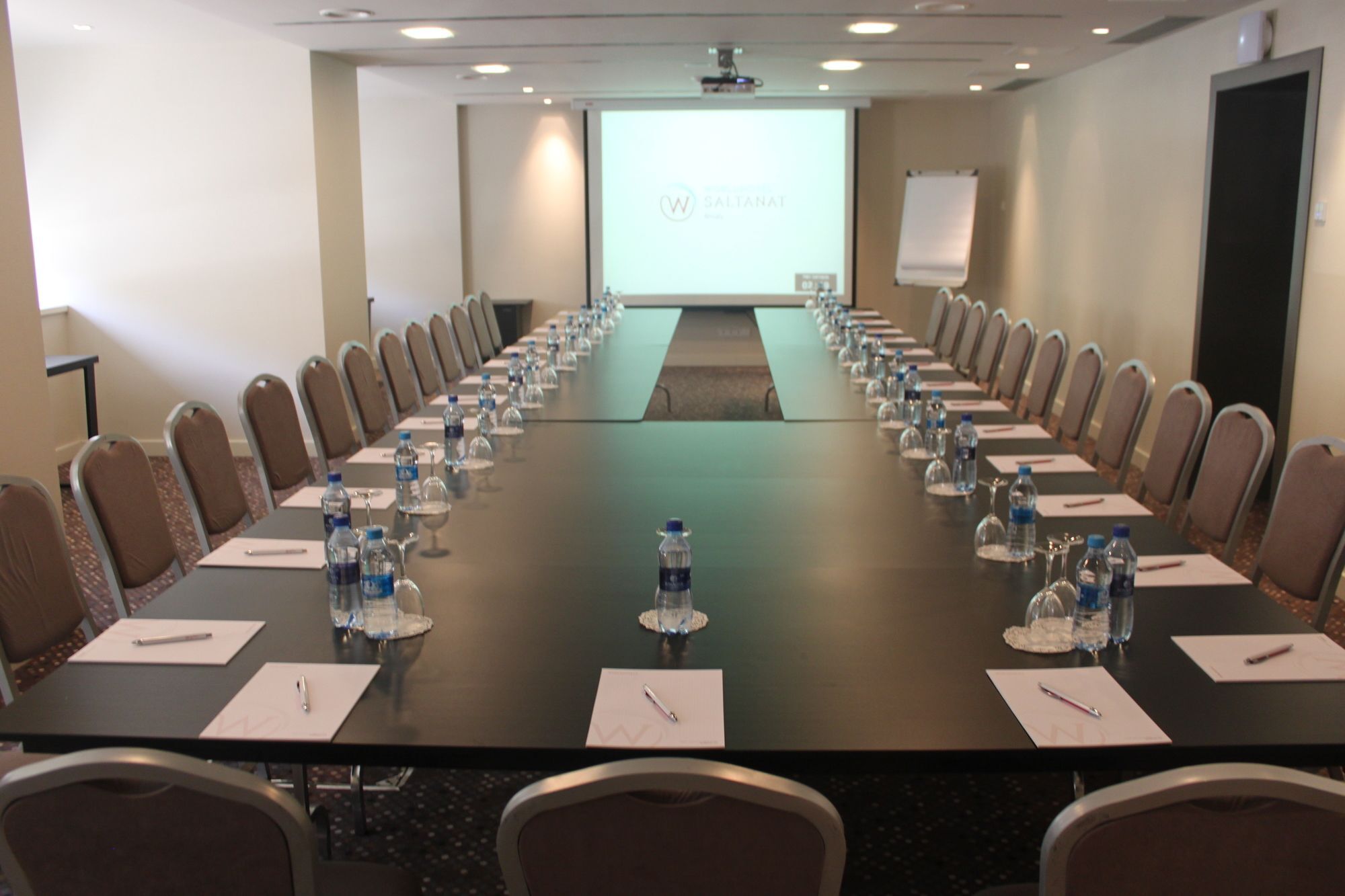 Park Hotel Almaty Perniagaan gambar